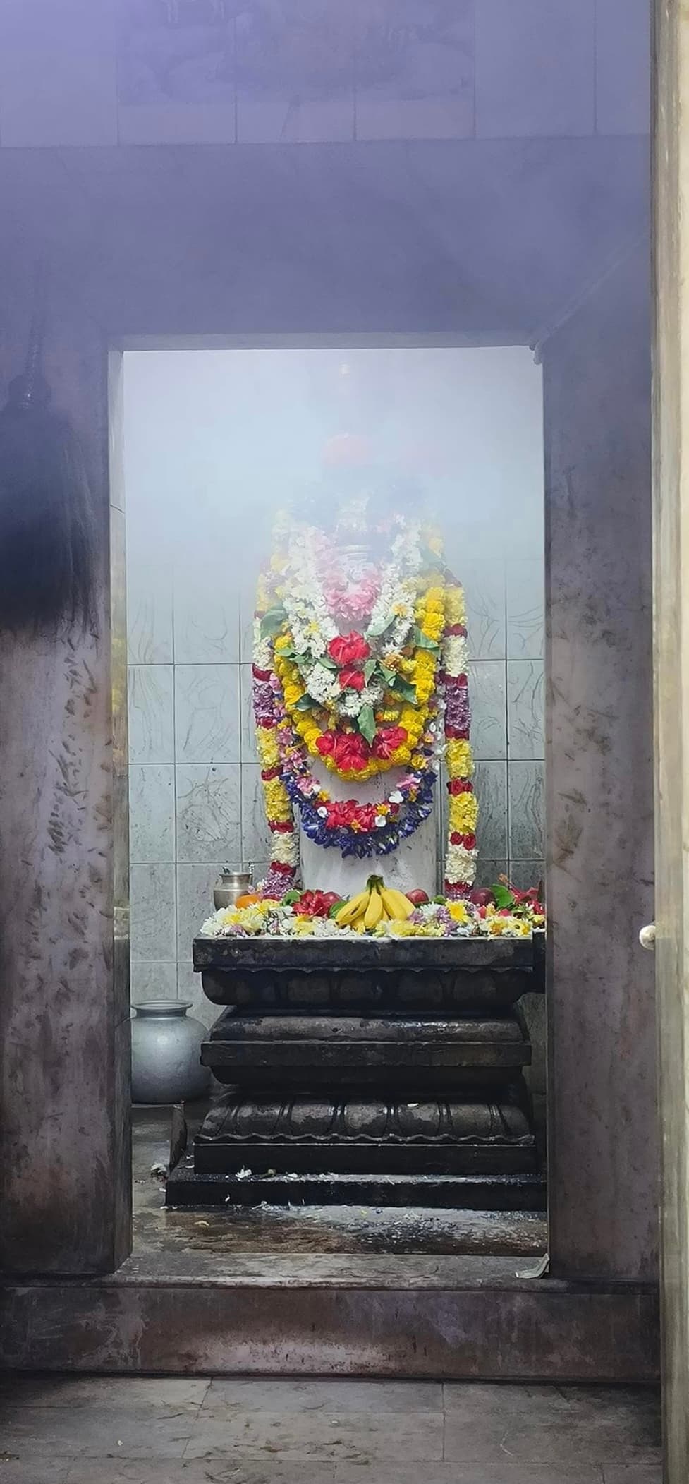 Sri Maha Panchamukheswara Swamy during puja